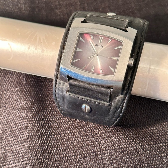 Vintage Guess Watch Y2K Grunge Large Case Black Wide Leather Bund Band Unisex - Picture 3 of 6